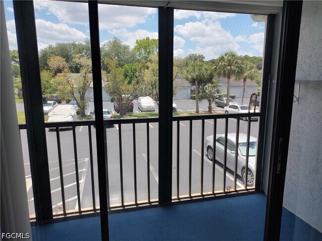 Foto del edificio - 4681 Lakeside Club Blvd