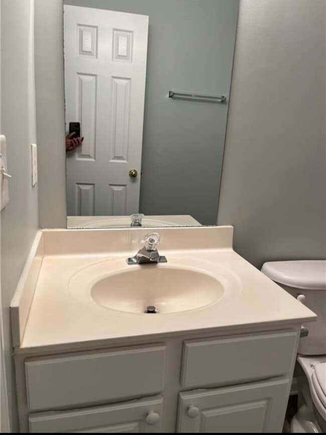 2do baño - 3383 Hidden Cove Cir