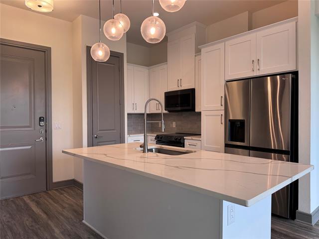 Foto del edificio - 2700 Old Denton Rd