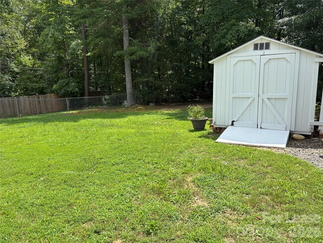 Foto del edificio - 316 Springhill Ln