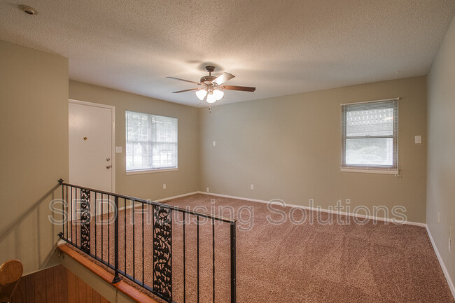 Foto del edificio - 8015 E 87th St