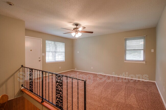 Foto del edificio - 8017 E 87th St