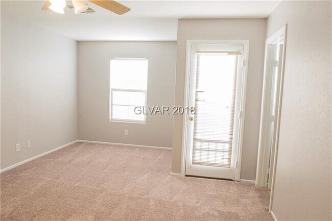 Foto del edificio - Great 3 bd / 3 bth home in a SW community w/pool & park