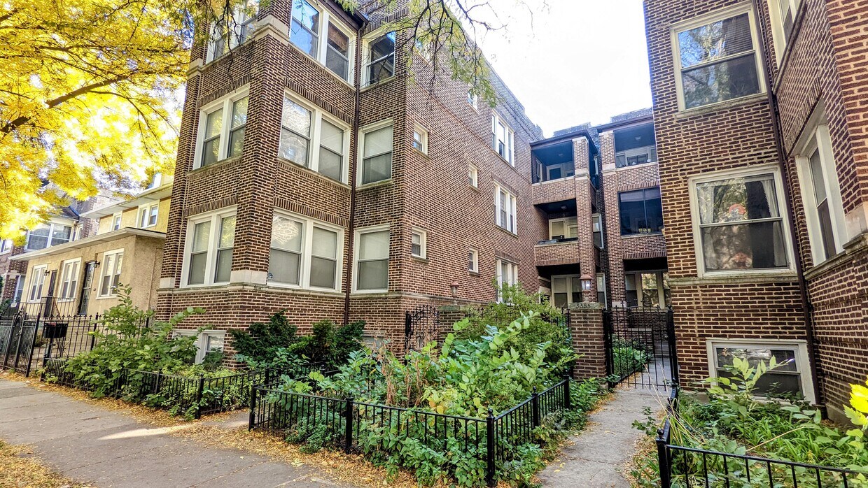 Primary Photo - 3313 W Wilson Ave