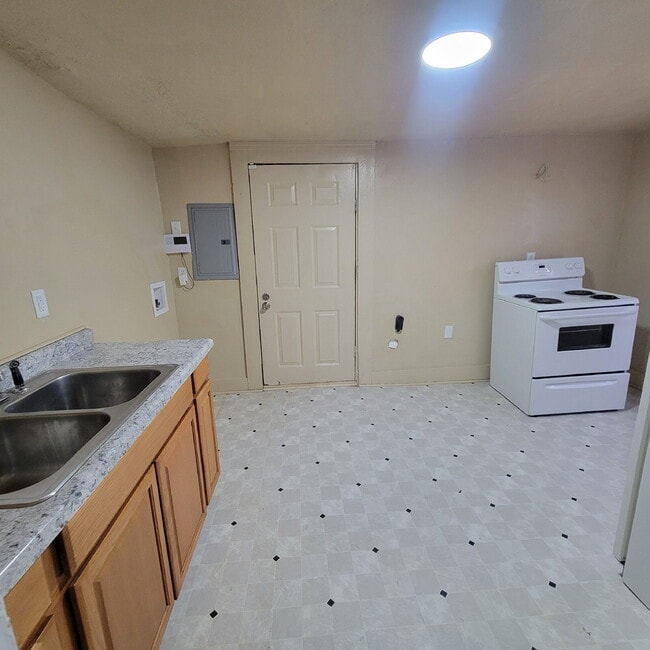 Building Photo - Great South Side Home