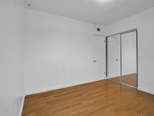 Building Photo - 10601 Kurt St