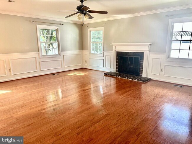 Foto del edificio - 4128 Point Hollow Ln