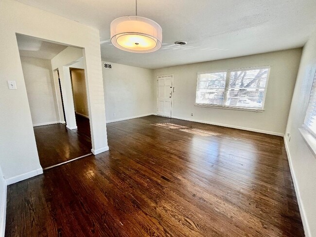 Building Photo - 2959 Carrizo Ln