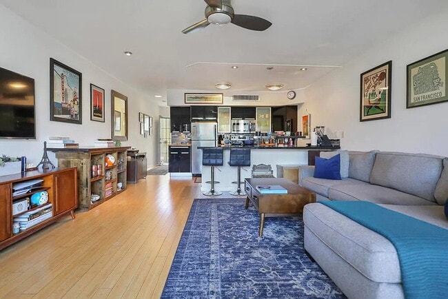 Building Photo - "Chic Palm Springs Retreat: Spacious 1-Bed...