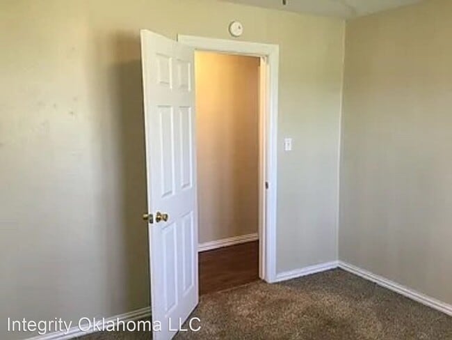 Building Photo - 4 br, 1.5 bath House - 229 W. Ercoupe Drive