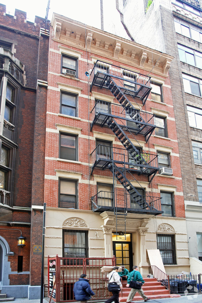 Building Photo - 346 W 36th St