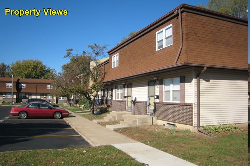 Foto del edificio - Pine Tree Townhomes