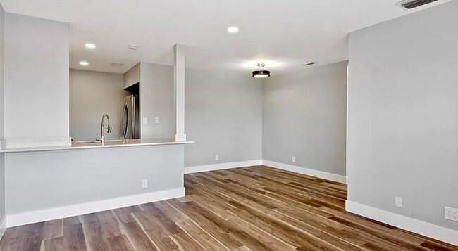 Foto del edificio - 10055 Winding Lake Rd