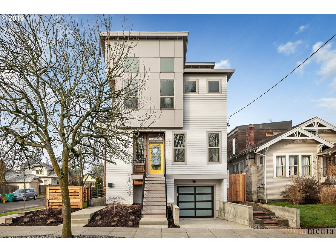 Foto principal - 5207 NE 25th Ave