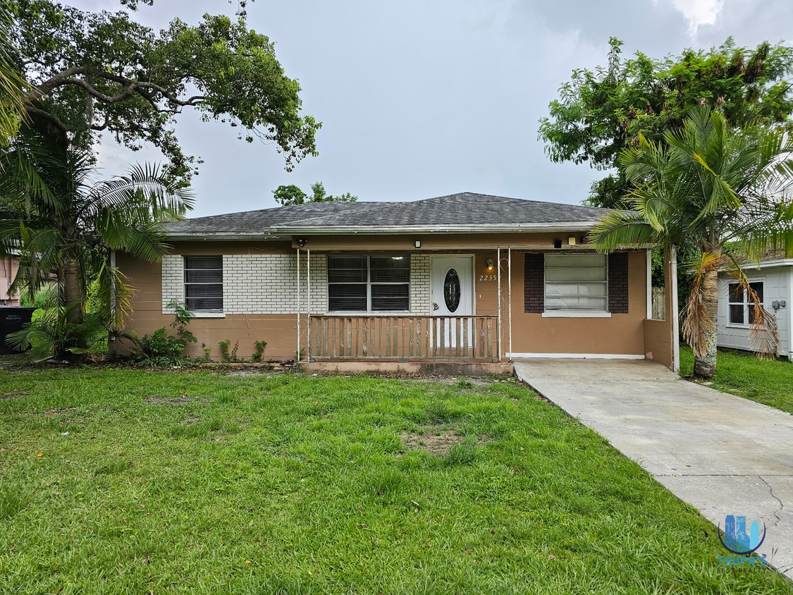 ADORABLE 3 Bedroom, 1 Bath Block House wi... - ADORABLE 3 Bedroom, 1 Bath  Block House wi...