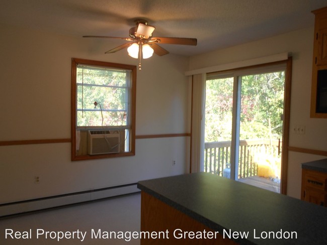 Building Photo - 180 Whalehead Rd