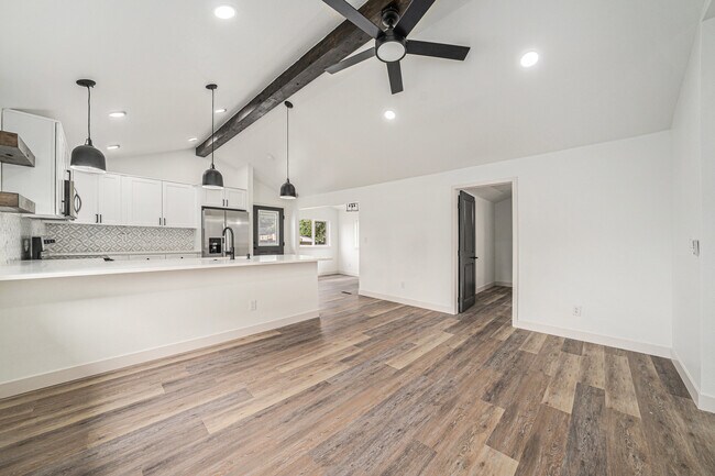 Building Photo - 919 36th St