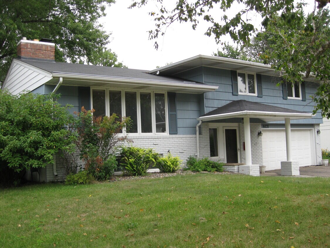 Primary Photo - 4428 Ellsworth Dr
