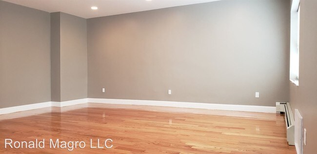 Foto del edificio - 1720 Williamsbridge Rd