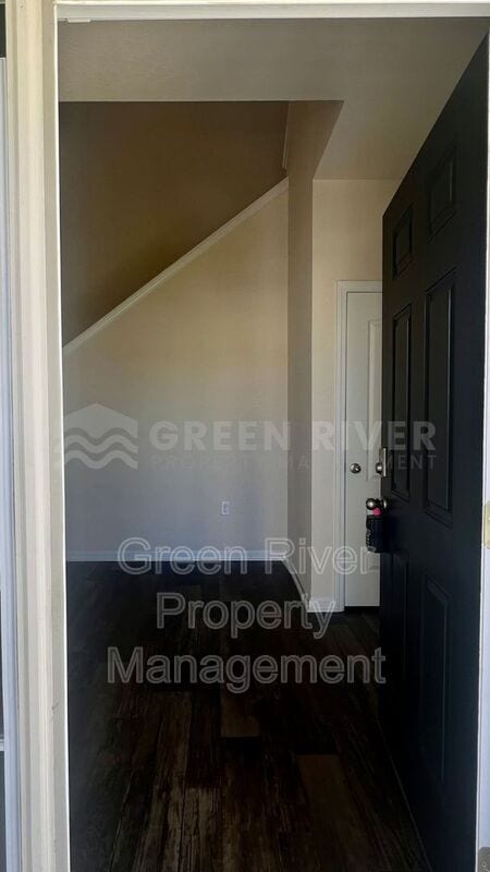 Foto del edificio - 6181 Bucking Bronco Dr