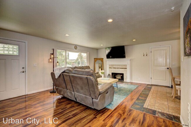 Foto del edificio - 3 br, 1 bath House - 1125 Wild Phlox