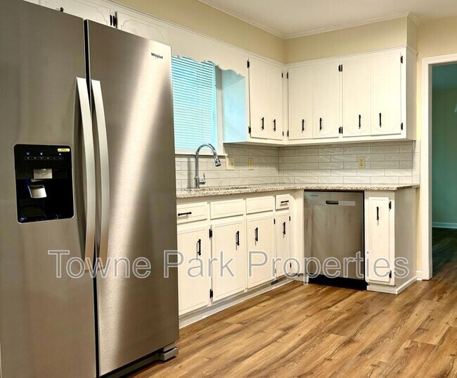 Building Photo - 292 Murray Dr