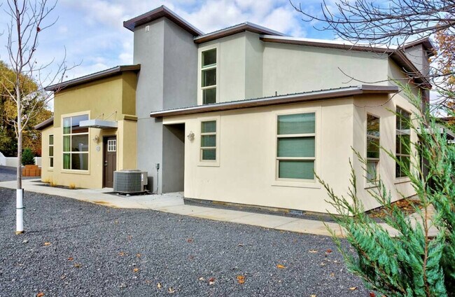 Building Photo - 7943 Preece