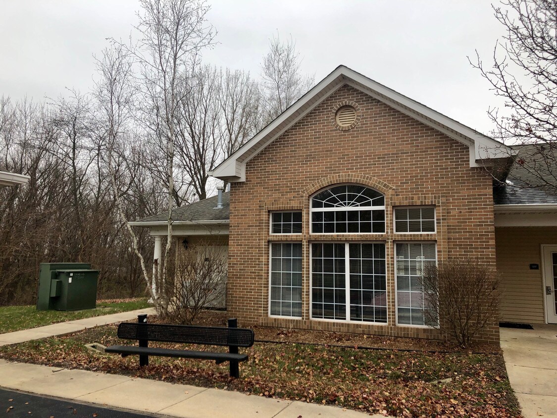 Building Photo - 1610 Sauk Rd