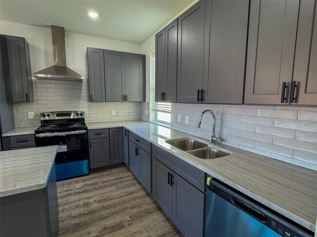 Foto del edificio - 430 Lucy Rd