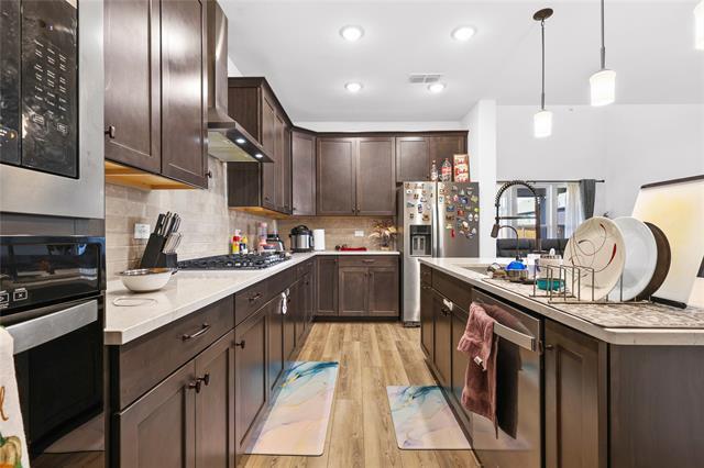 Foto del edificio - 528 Wickerdale Wy