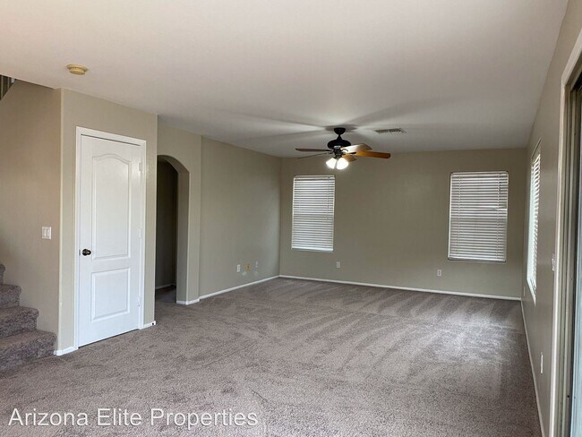 Building Photo - 4 br, 2.5 bath House - 38099 N Rusty Lane