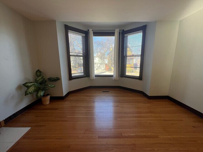 Foto del edificio - 919 Pleasant St