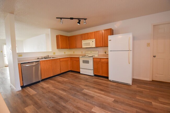 Foto del edificio - 551 Runnymede Ct