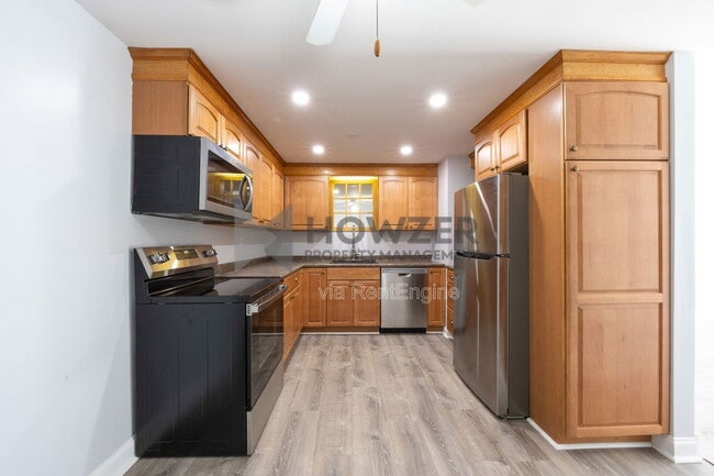 Foto del edificio - 307 W Main St