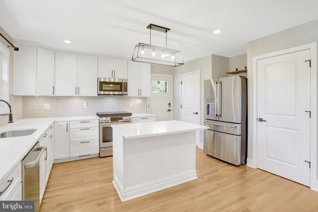 Building Photo - 4519 Holmes Run Pkwy