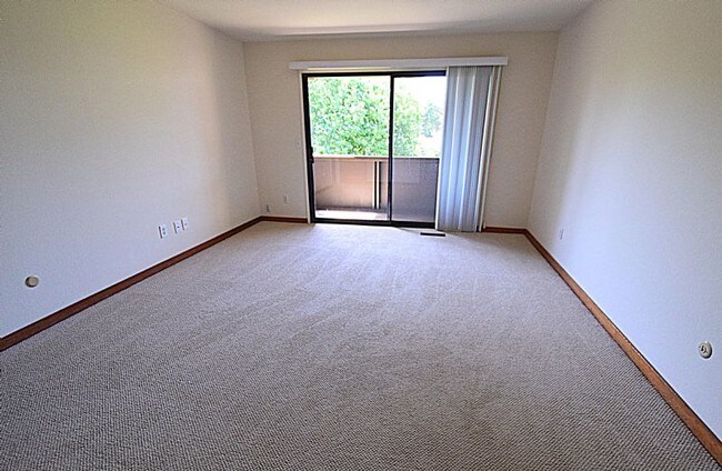 Foto del edificio - 15 Oakcrest Dr
