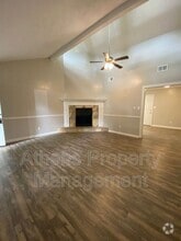 Building Photo - 195 Creekwood Dr