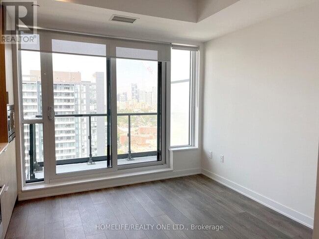 Building Photo - 130 River St