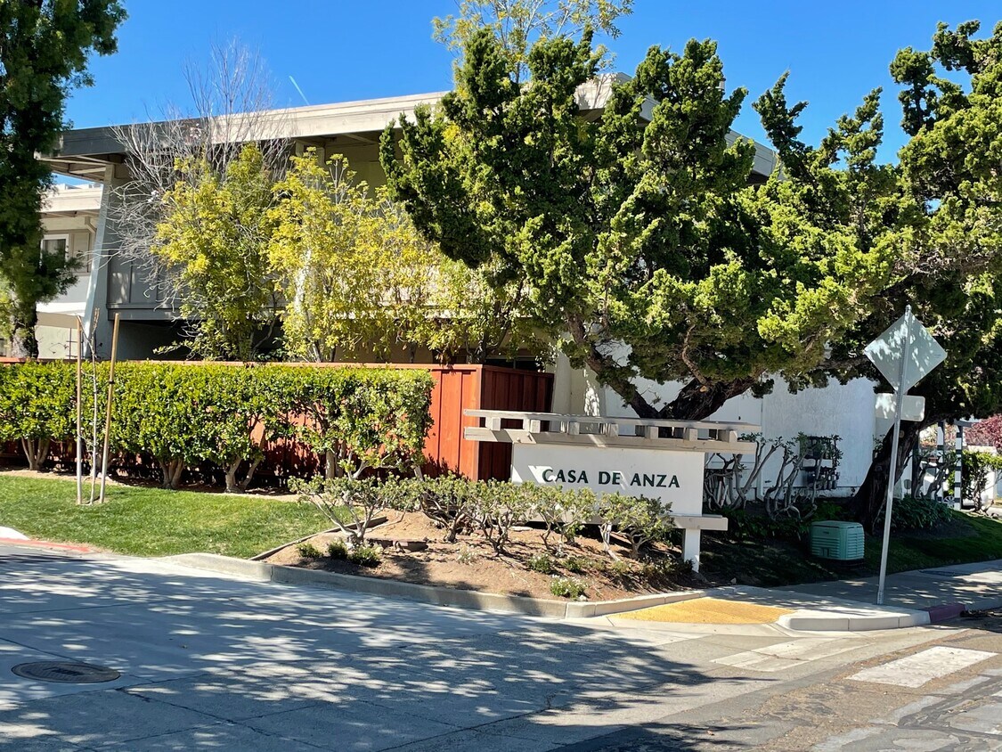 10377 Mary Ave, Cupertino, CA 95014 Townhome Rentals in Cupertino CA