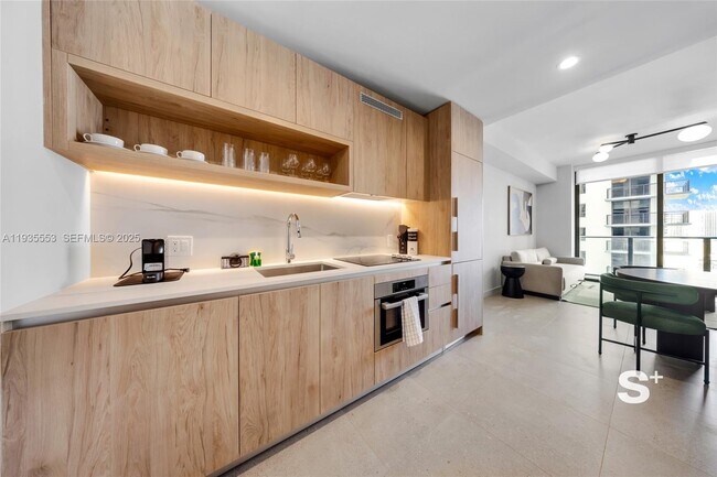 Building Photo - 11 NE 6th St