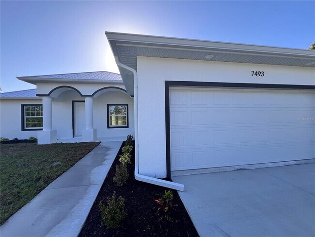 Building Photo - 7493 Wycliff Dr