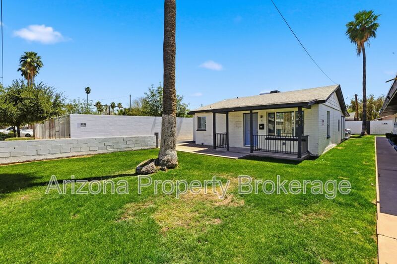 Photo - 805 E. Turney Ave.