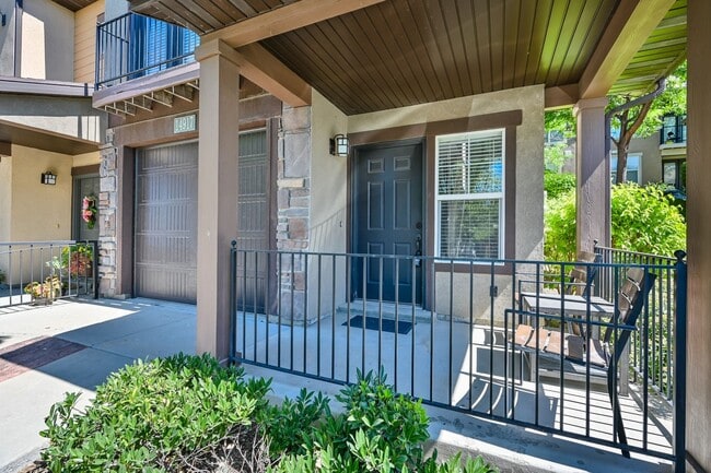 Photo - Stunning Row End Townhome In Excellent Loc...