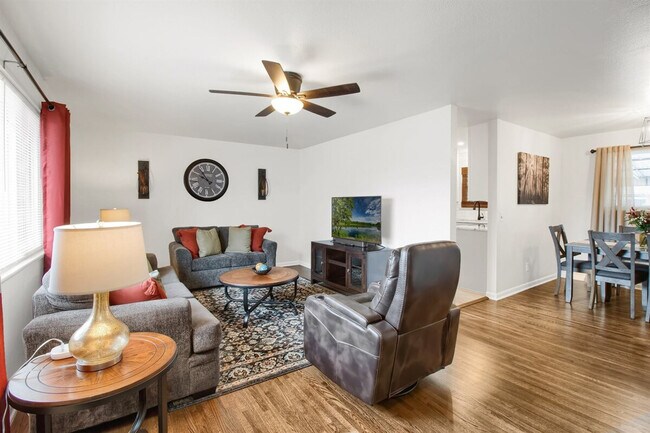 Foto del edificio - 9303 W Kentucky Pl