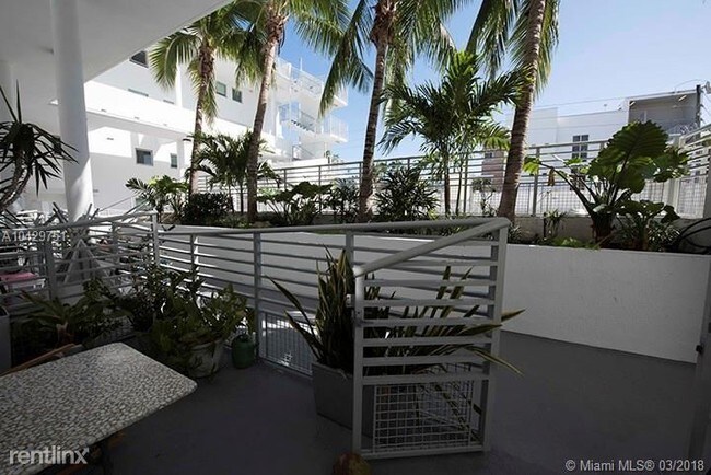 Foto del edificio - 245 NE 2nd St