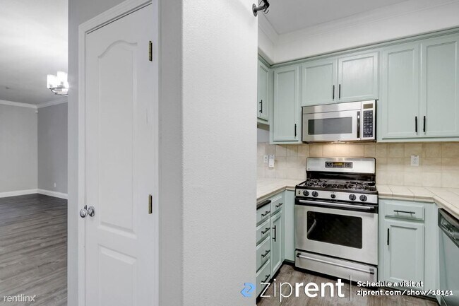 Building Photo - 2 br, 2.5 bath Townhome - 3 Ashford Pl, Ma...