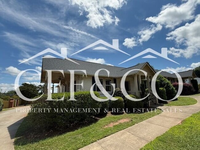 Foto del edificio - Spacious home now available!