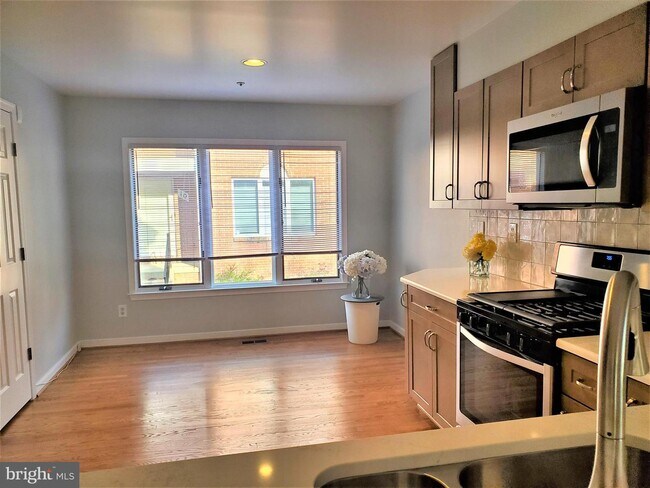 Foto del edificio - 66 Rockcrest Cir