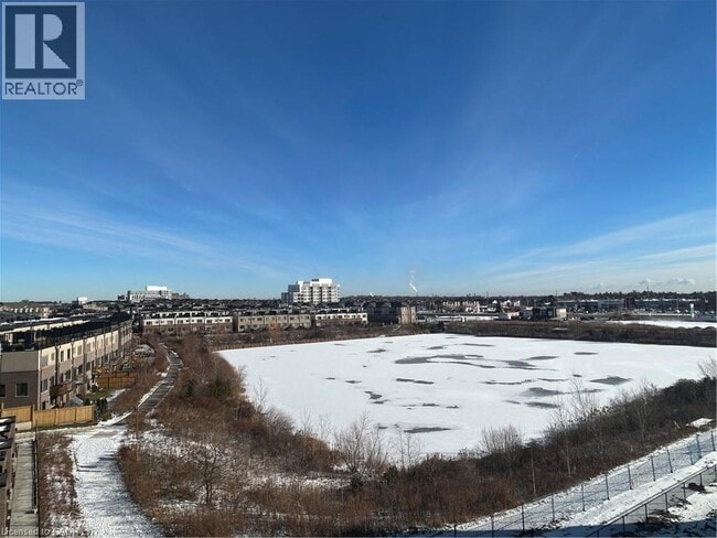 Photo du bâtiment - 510-3079 TRAFALGAR Road