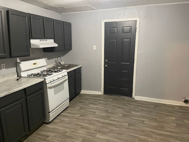 Building Photo - 2623 Fees S